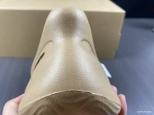 RNNR GW3354 Foam Adidas Yeezy Ochre 0604